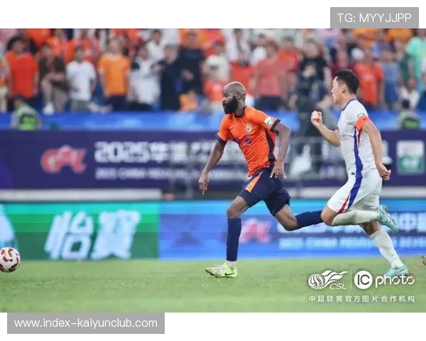 成都蓉城底线折返传球非常精准 成都蓉城底线折返传球非常精准