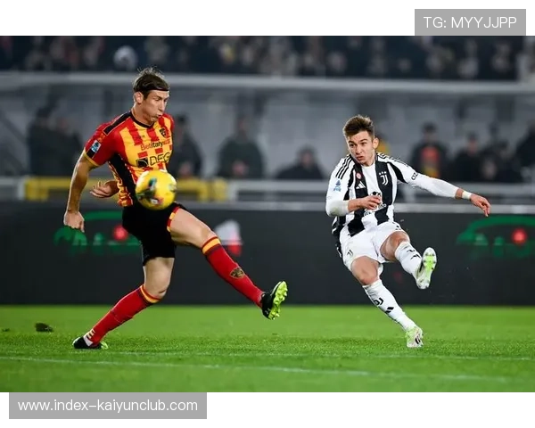 尤文角球配合精妙头球破网