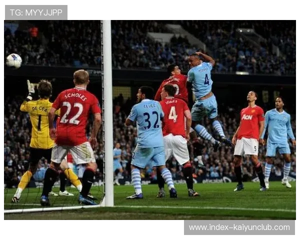 英超曼城角球战术再现,头球破门瞬间到手 英超曼城角球战术再现,头球破门瞬间到手