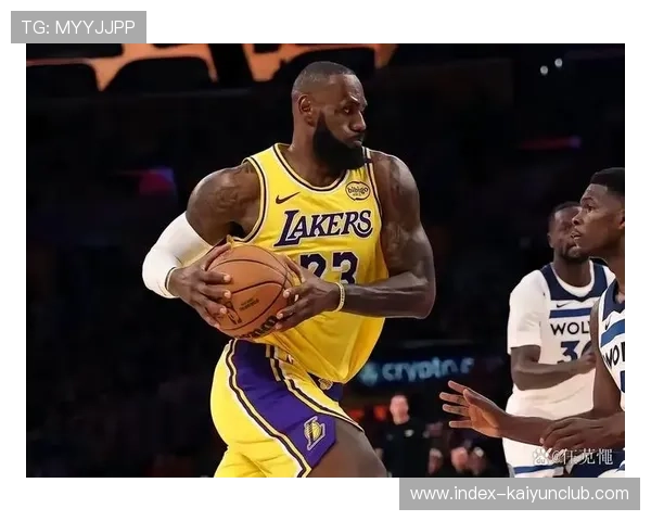 湖人队努力拼搏，力争进入季后赛，湖人队2022