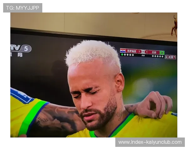 内马尔禁区外的轻松搓射险些改写比分