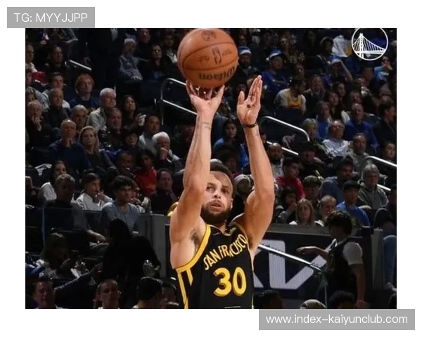 库里远投中，勇士延续连胜脚步