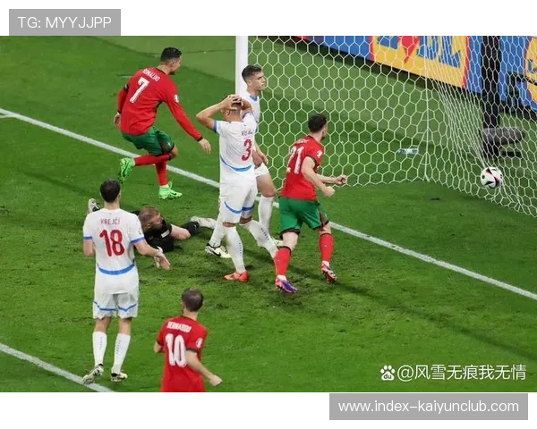 马夏尔挑射越过门将再度破门